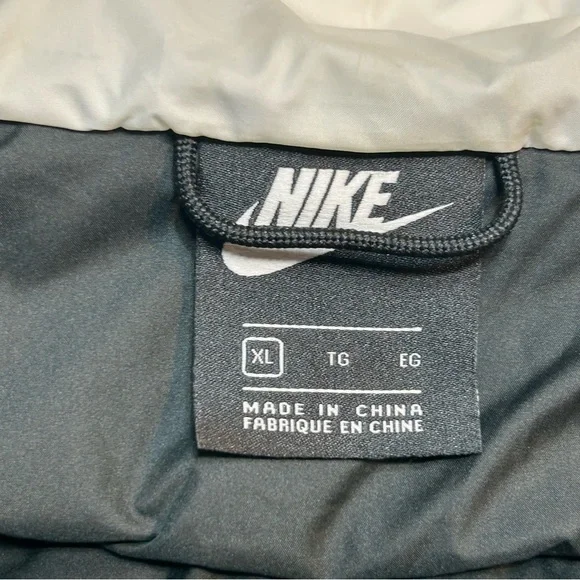 Nike Sportswear Down-Fill Windrunner Shield Puffer Jacket White Black - Picture 3 of 6